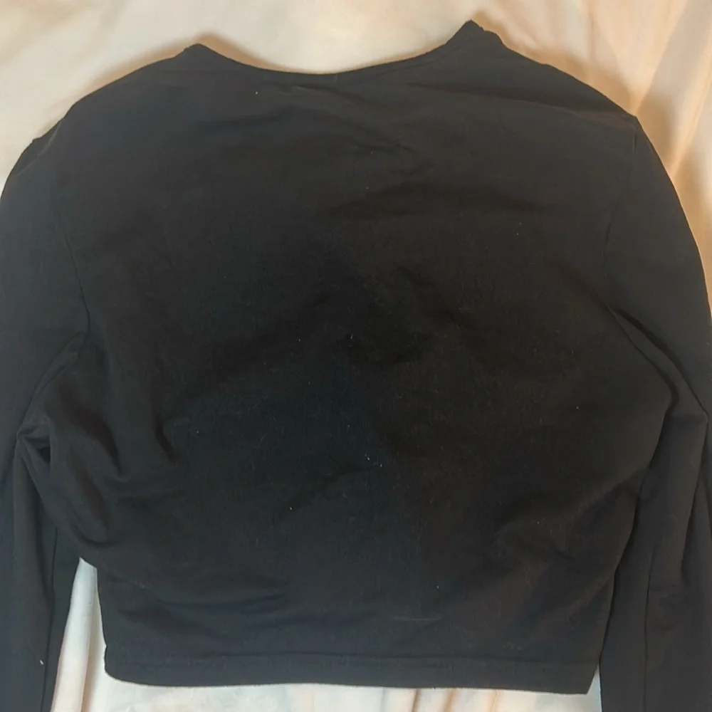 Black Cropped Going Out Top w Cut Outs - Picture 3 of 3